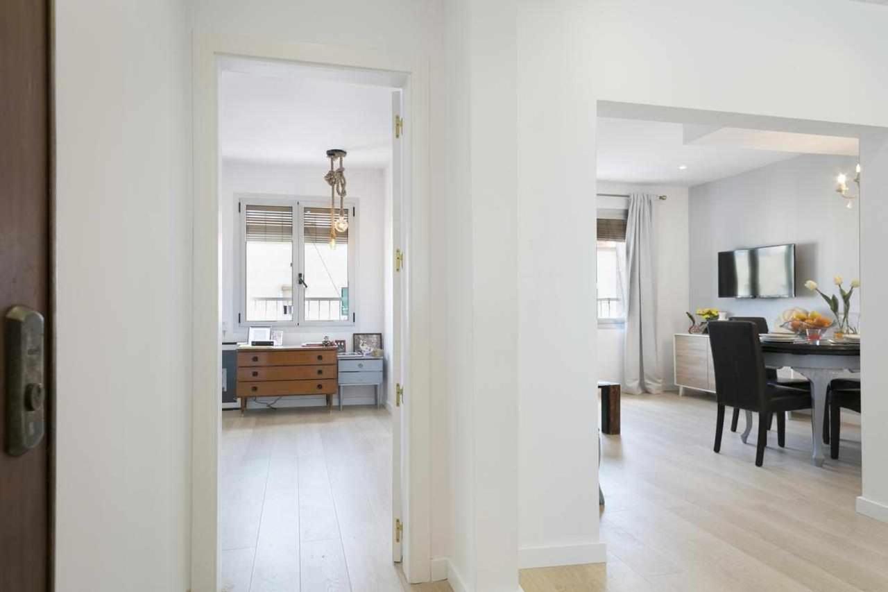 Apartment Leonor Барселона Екстер'єр фото